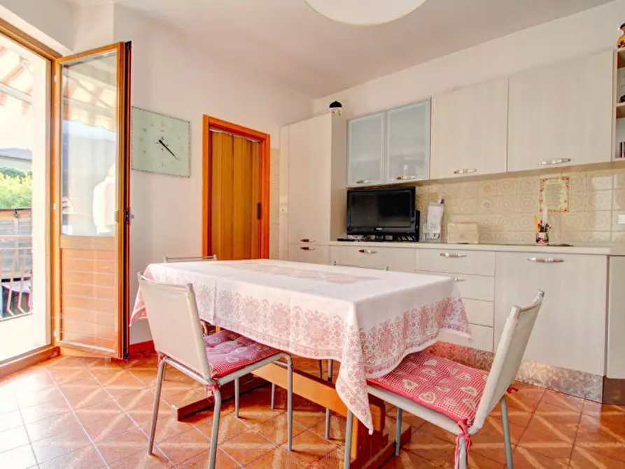 Immagine 2 di Casa bifamiliare in vendita  a Nago-Torbole