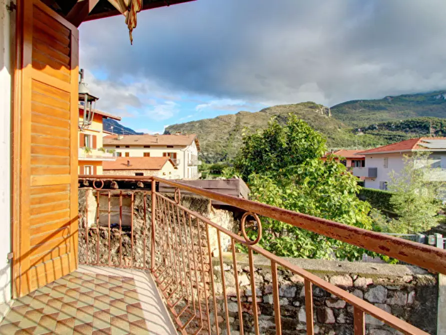 Immagine 5 di Casa bifamiliare in vendita  a Nago-Torbole