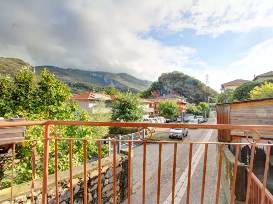 Immagine 6 di Casa bifamiliare in vendita  a Nago-Torbole