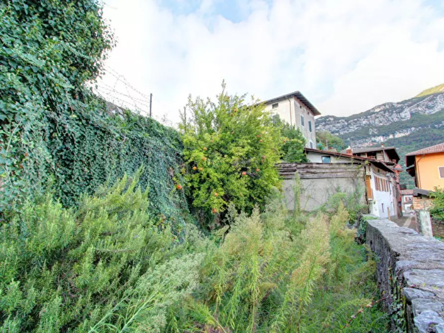 Immagine 17 di Casa bifamiliare in vendita  a Nago-Torbole