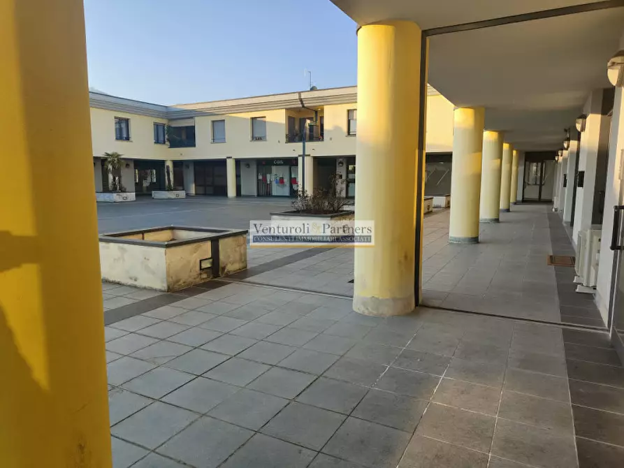 Immagine 2 di Negozio in vendita  in via sant anna a Villongo