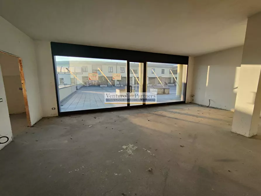 Immagine 11 di Negozio in vendita  in via sant anna a Villongo