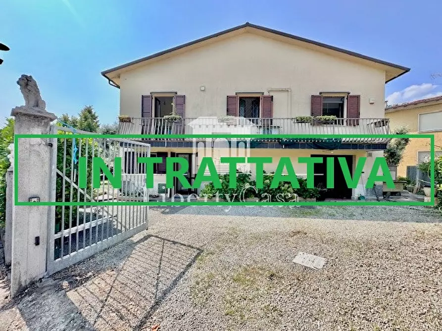 Immagine 1 di Villa in vendita  in Via Alcide de Gasperi a San Felice Del Benaco