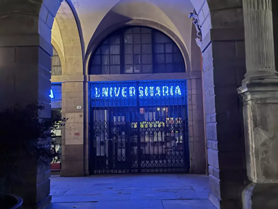 Immagine 34 di Negozio in vendita  in via dante a Padova