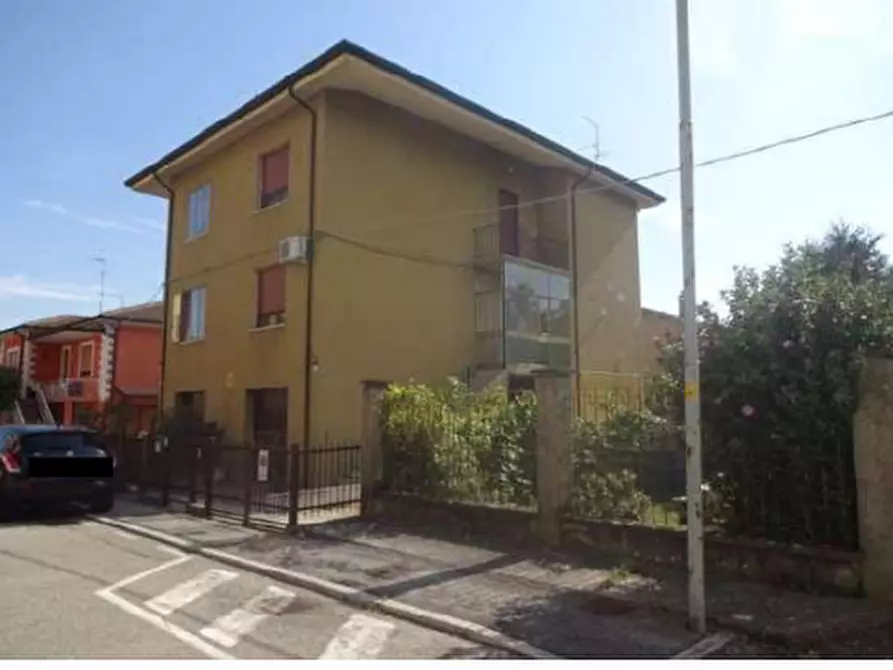 Immagine 1 di Appartamento in vendita  in VIA SABOTINO  2 a Legnago