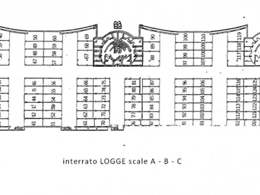 Immagine 2 di Garage in vendita  in viale Europa unita a Castelfranco Veneto