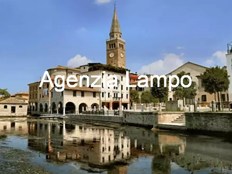 Immagine 1 di Negozio in vendita  a Portogruaro