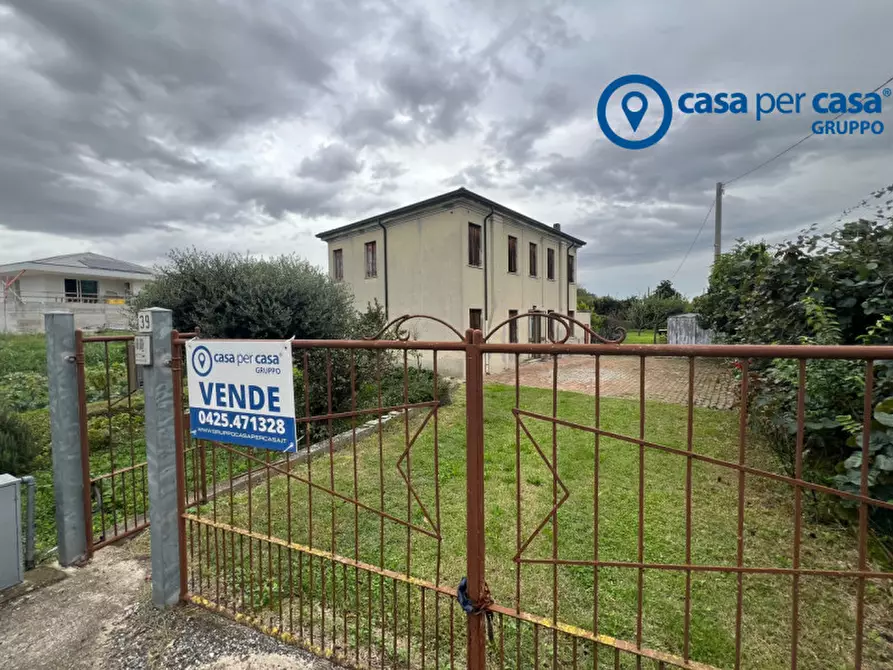 Immagine 1 di Casa indipendente in vendita  in via Martiri di Belfiore 39 a Rovigo