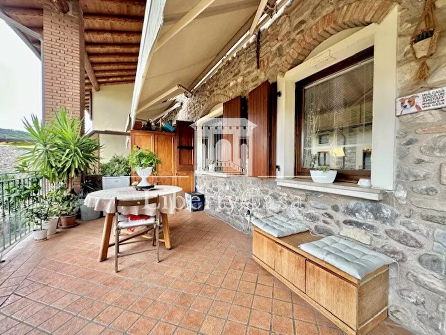 Immagine 3 di Appartamento in vendita  in Via delle Fontane a Salò