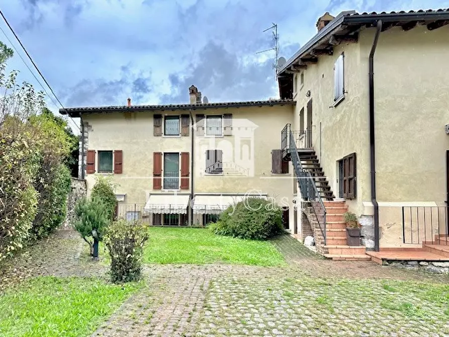 Immagine 20 di Appartamento in vendita  in Via delle Fontane a Salò