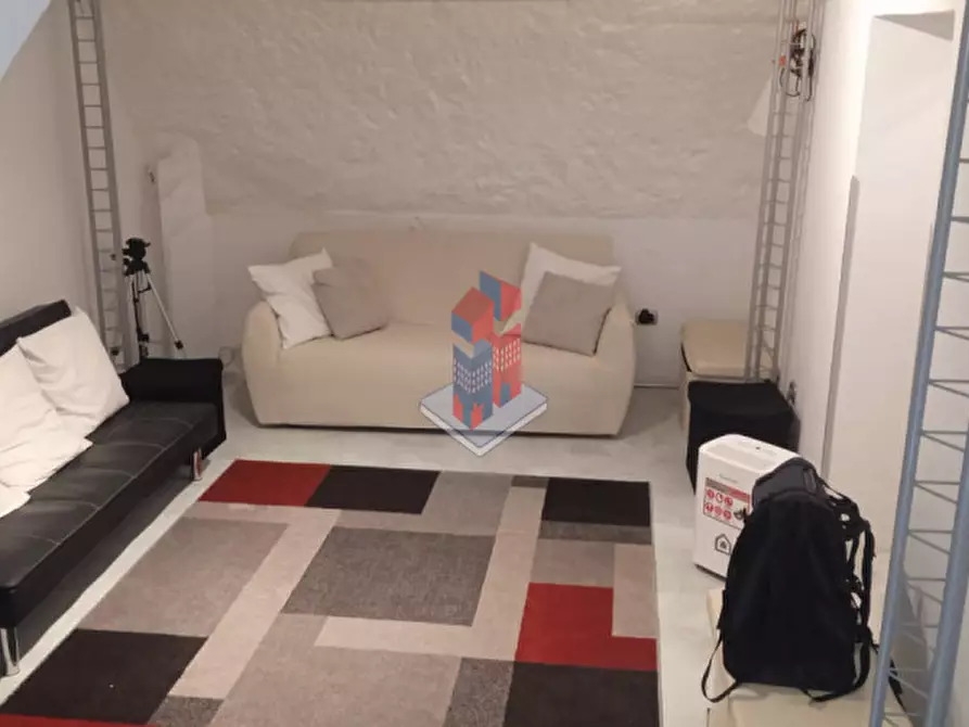 Immagine 10 di Monolocale in vendita  in CENTRO STORICO - PIAZZETTA NILO - PALAZZO BECCADELLI a Napoli