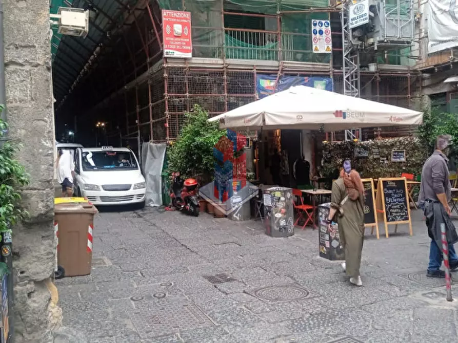 Immagine 16 di Monolocale in vendita  in CENTRO STORICO - PIAZZETTA NILO - PALAZZO BECCADELLI a Napoli