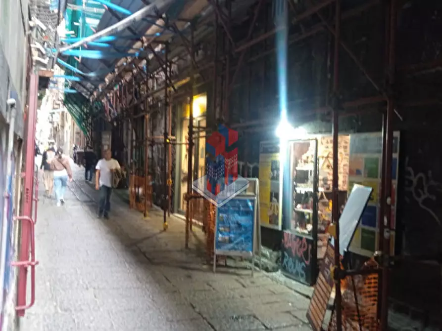 Immagine 17 di Monolocale in vendita  in CENTRO STORICO - PIAZZETTA NILO - PALAZZO BECCADELLI a Napoli