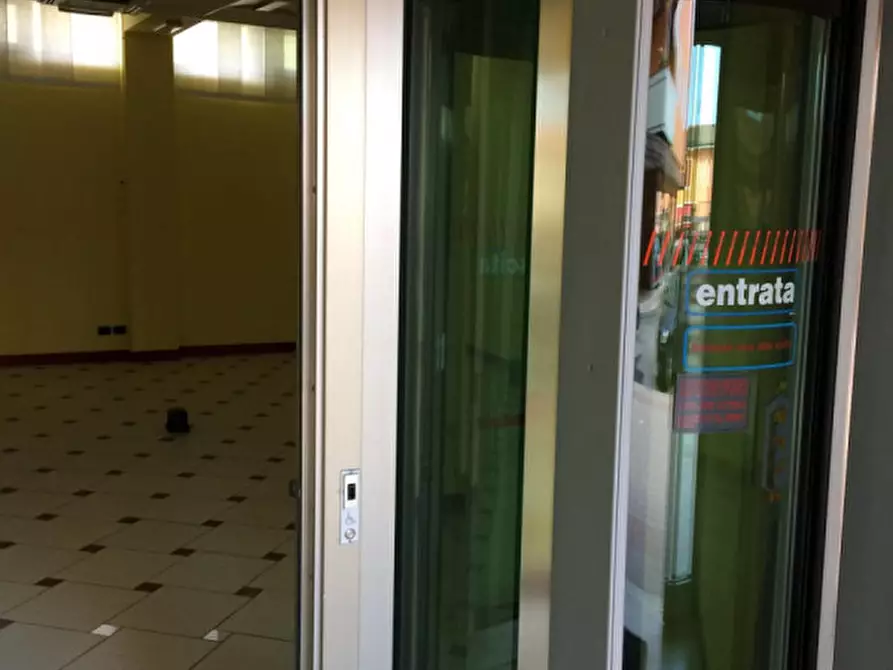 Immagine 5 di Negozio in vendita  in strada postumia a Vicenza