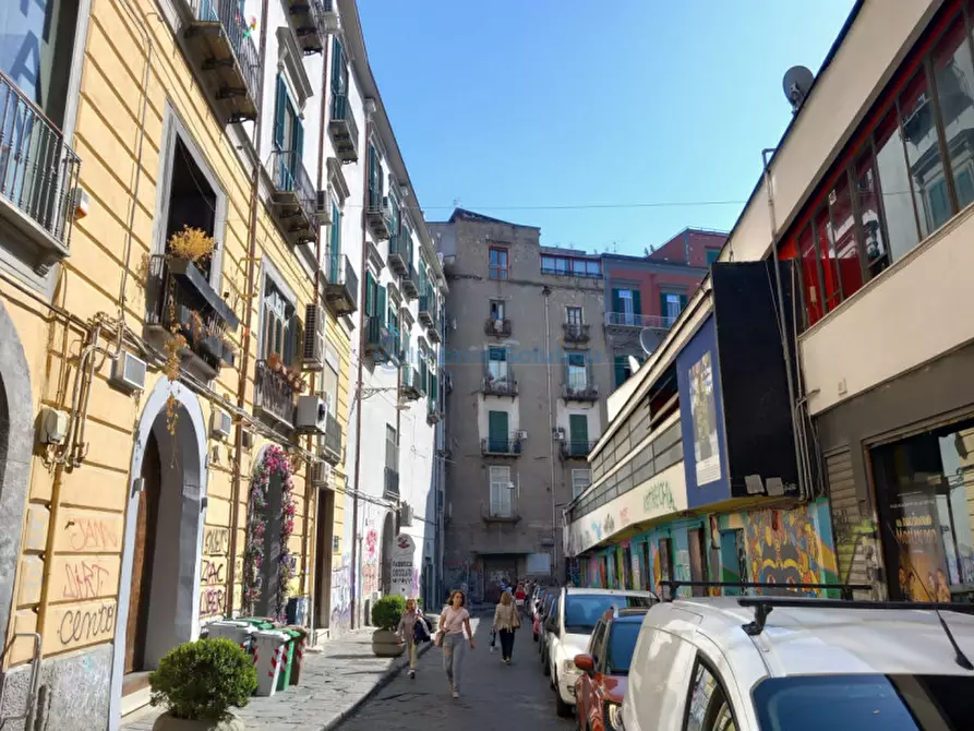 Immagine 5 di Negozio in affitto  in Via Cisterna Dell' Olio a Napoli