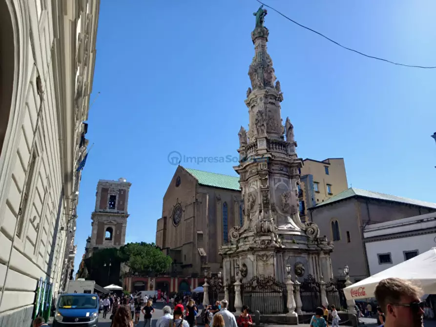 Immagine 13 di Negozio in affitto  in Via Cisterna Dell' Olio a Napoli