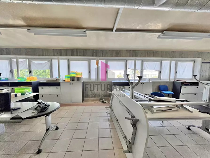 Immagine 4 di Ufficio in affitto  a Costabissara