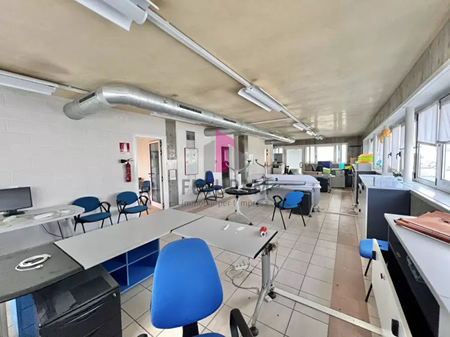 Immagine 7 di Ufficio in affitto  a Costabissara