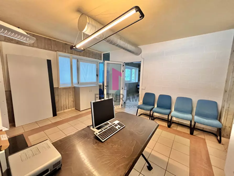 Immagine 14 di Ufficio in affitto  a Costabissara