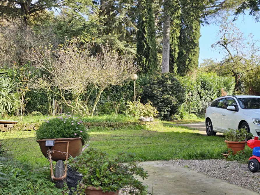 Immagine 1 di Villa in vendita  in Località il Cappuccino a Capranica