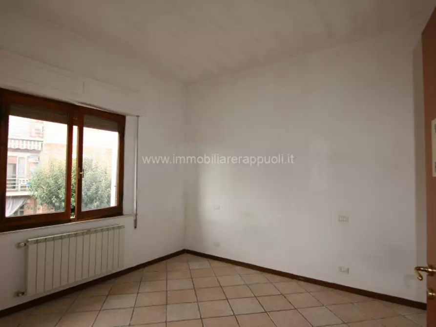 Immagine 2 di Appartamento in vendita  a Sinalunga