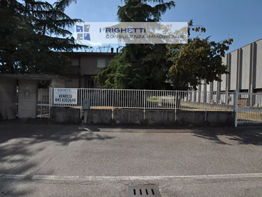 Immagine 1 di Laboratorio in vendita  in Via Dell'Artigianato a Bussolengo