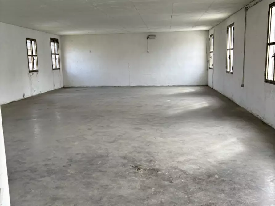 Immagine 3 di Magazzino in vendita  in Via Fossalta a Conselve