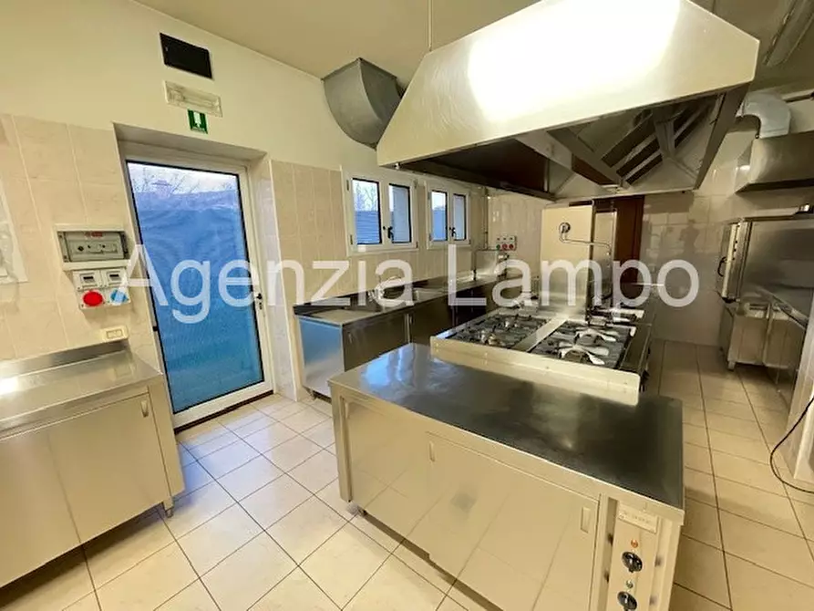 Immagine 4 di Hotel in vendita  in Via Zuiano a Azzano Decimo