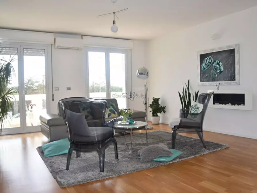 Immagine 3 di Villa in vendita  a Vittoria