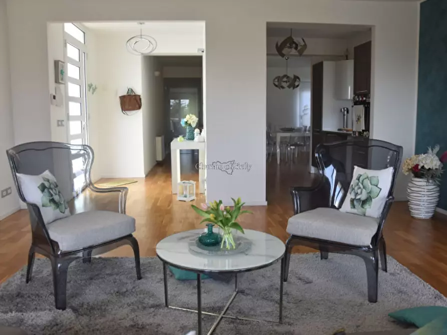 Immagine 6 di Villa in vendita  a Vittoria