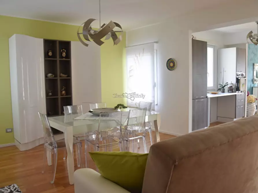 Immagine 11 di Villa in vendita  a Vittoria