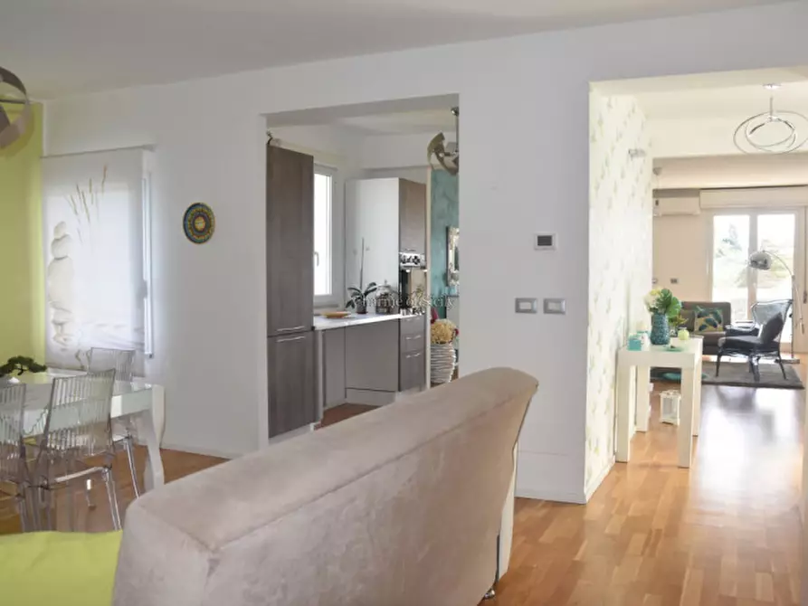 Immagine 12 di Villa in vendita  a Vittoria