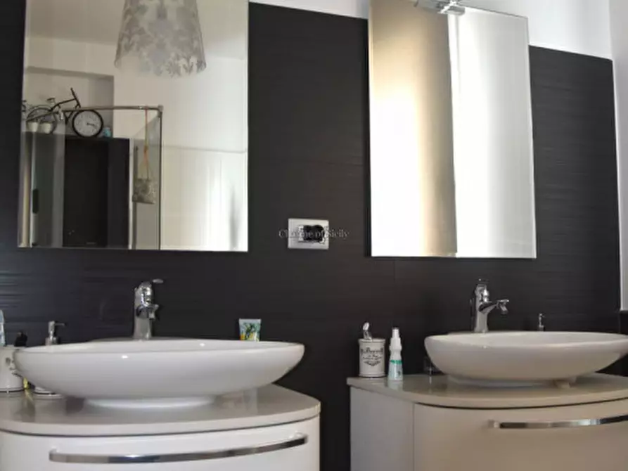 Immagine 28 di Villa in vendita  a Vittoria