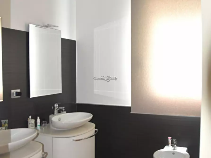 Immagine 30 di Villa in vendita  a Vittoria