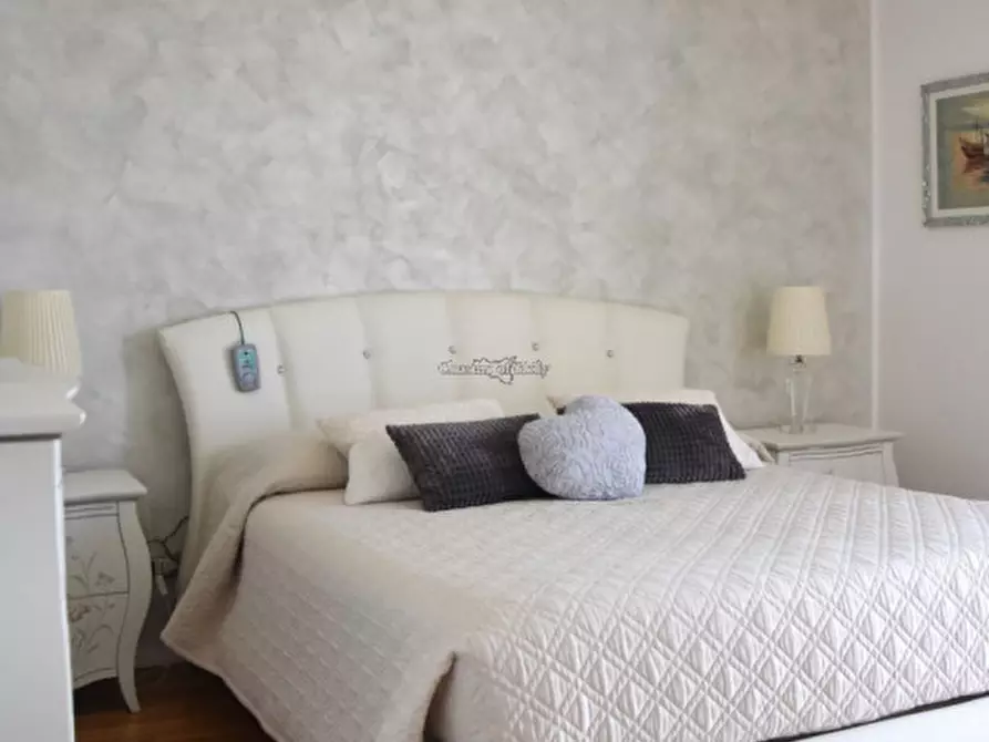 Immagine 32 di Villa in vendita  a Vittoria