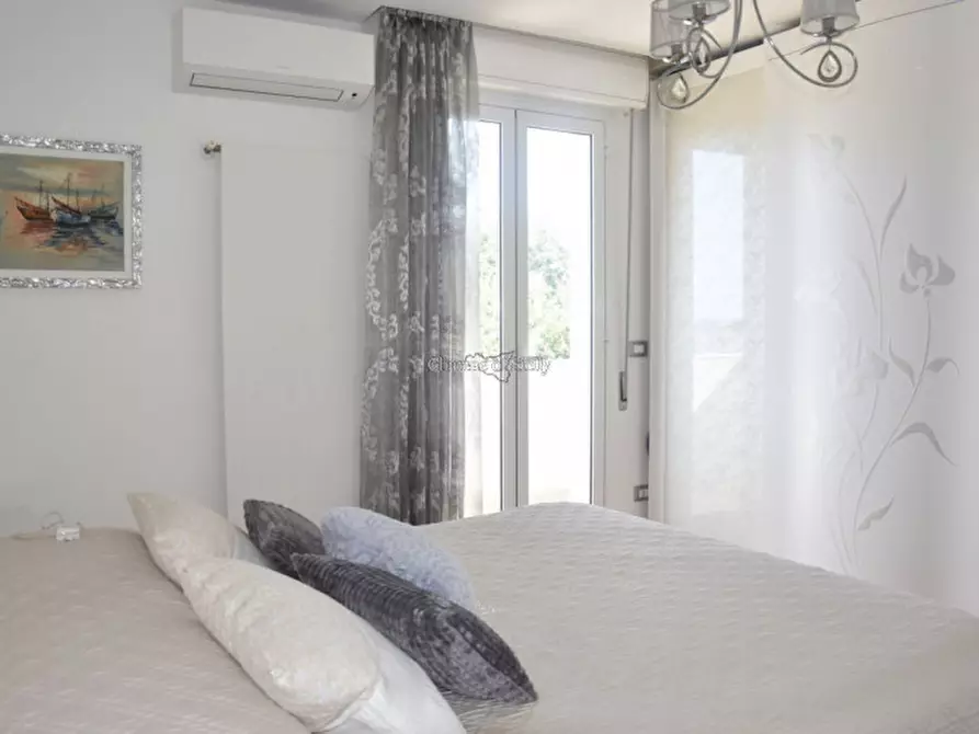 Immagine 33 di Villa in vendita  a Vittoria