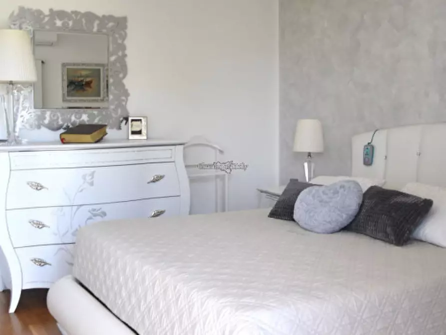 Immagine 36 di Villa in vendita  a Vittoria