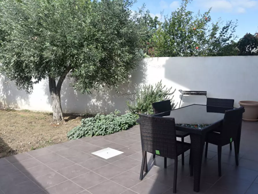 Immagine 57 di Villa in vendita  a Vittoria