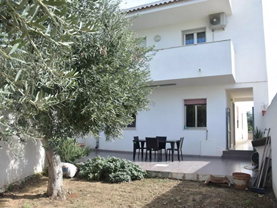 Immagine 59 di Villa in vendita  a Vittoria