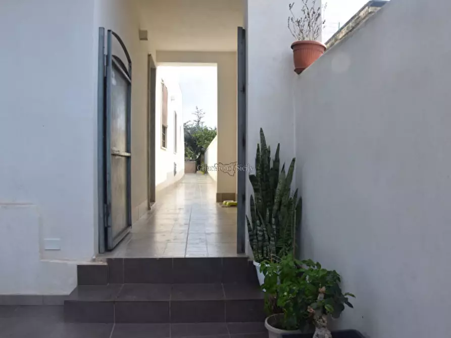 Immagine 60 di Villa in vendita  a Vittoria