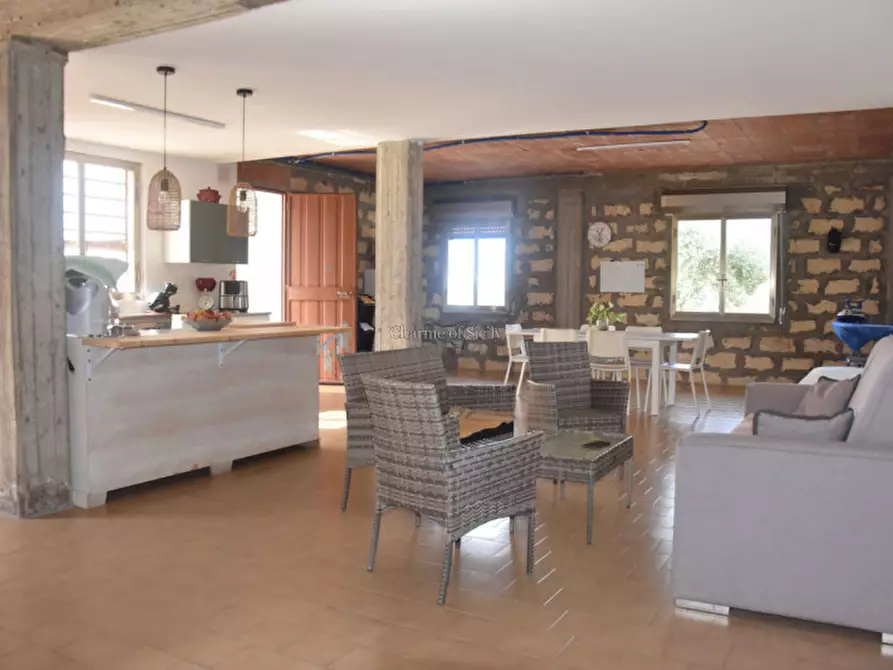 Immagine 79 di Villa in vendita  a Vittoria