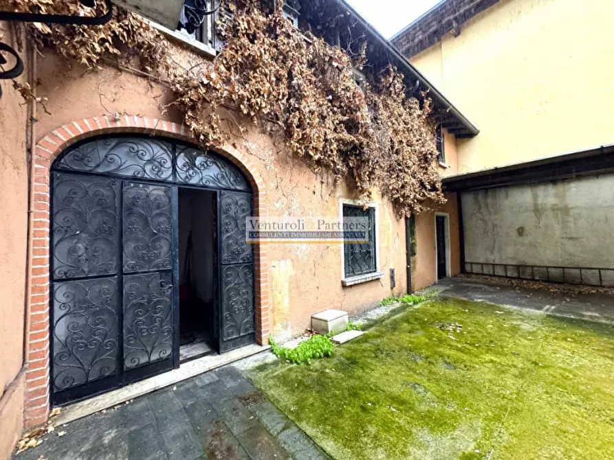 Immagine 3 di Palazzo in vendita  in via cenedella a Lonato del Garda