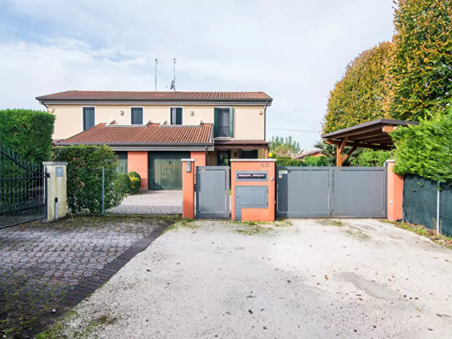 Immagine 1 di Casa bifamiliare in vendita  in monte grappa a Legnaro