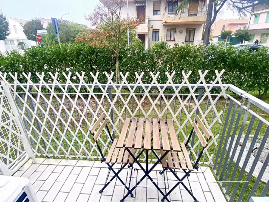 Immagine 8 di Appartamento in vendita  in via giacomo puccini 8 a Jesolo