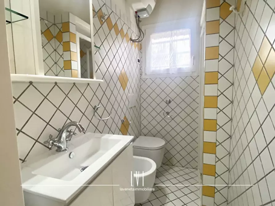 Immagine 11 di Appartamento in vendita  in via giacomo puccini 8 a Jesolo