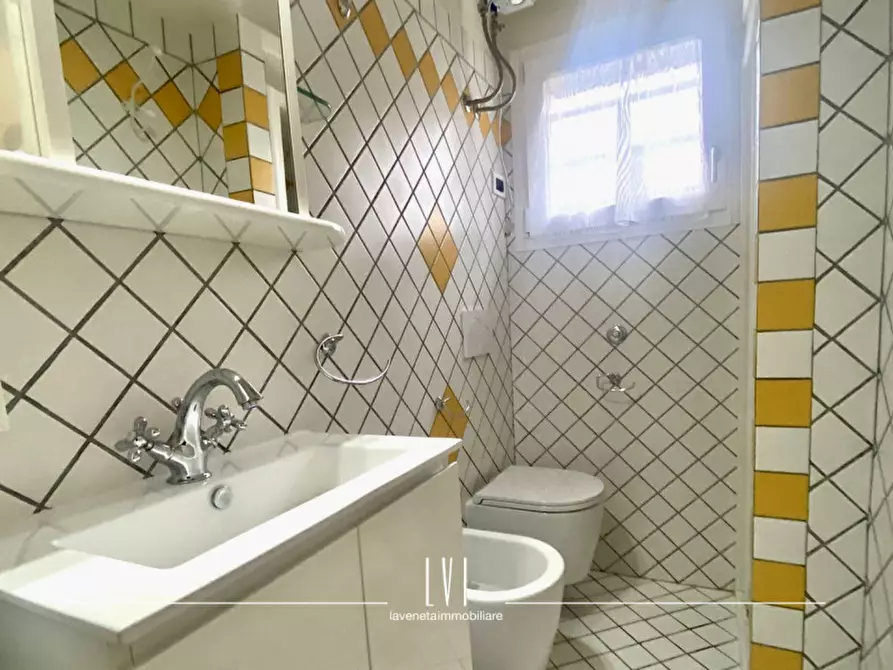 Immagine 23 di Appartamento in vendita  in via giacomo puccini 8 a Jesolo