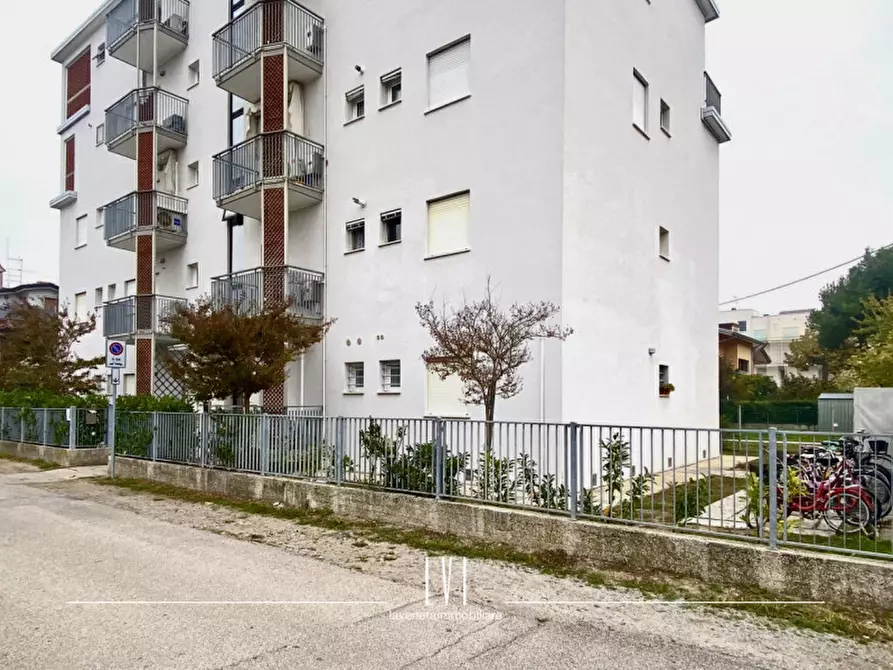 Immagine 30 di Appartamento in vendita  in via giacomo puccini 8 a Jesolo