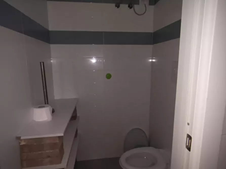 Immagine 8 di Negozio in affitto  in via Monte Grappa a Selvazzano Dentro