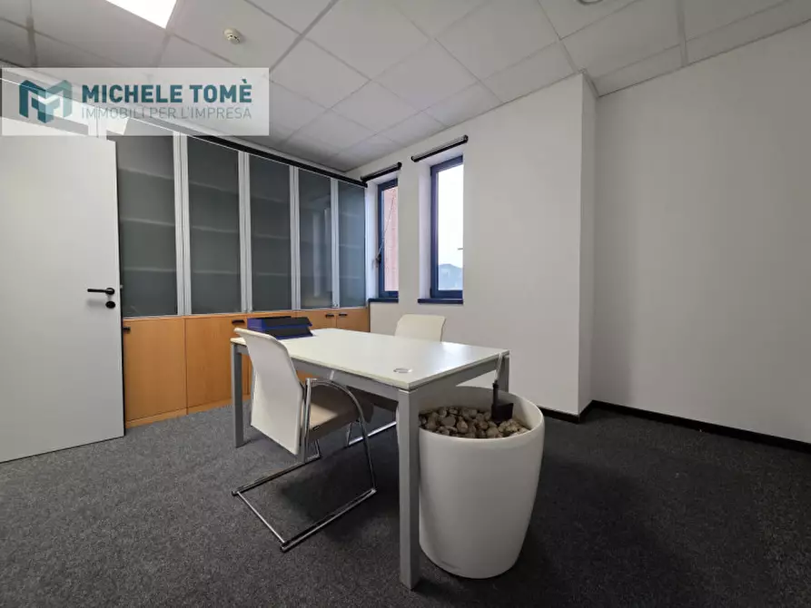 Immagine 13 di Ufficio in affitto  in via carducci a Affi
