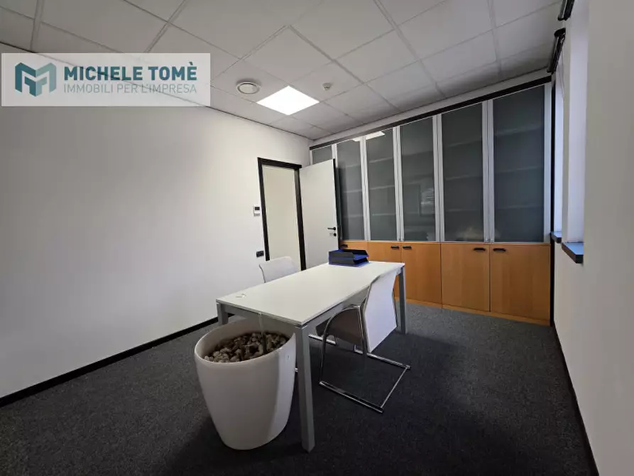 Immagine 15 di Ufficio in affitto  in via carducci a Affi